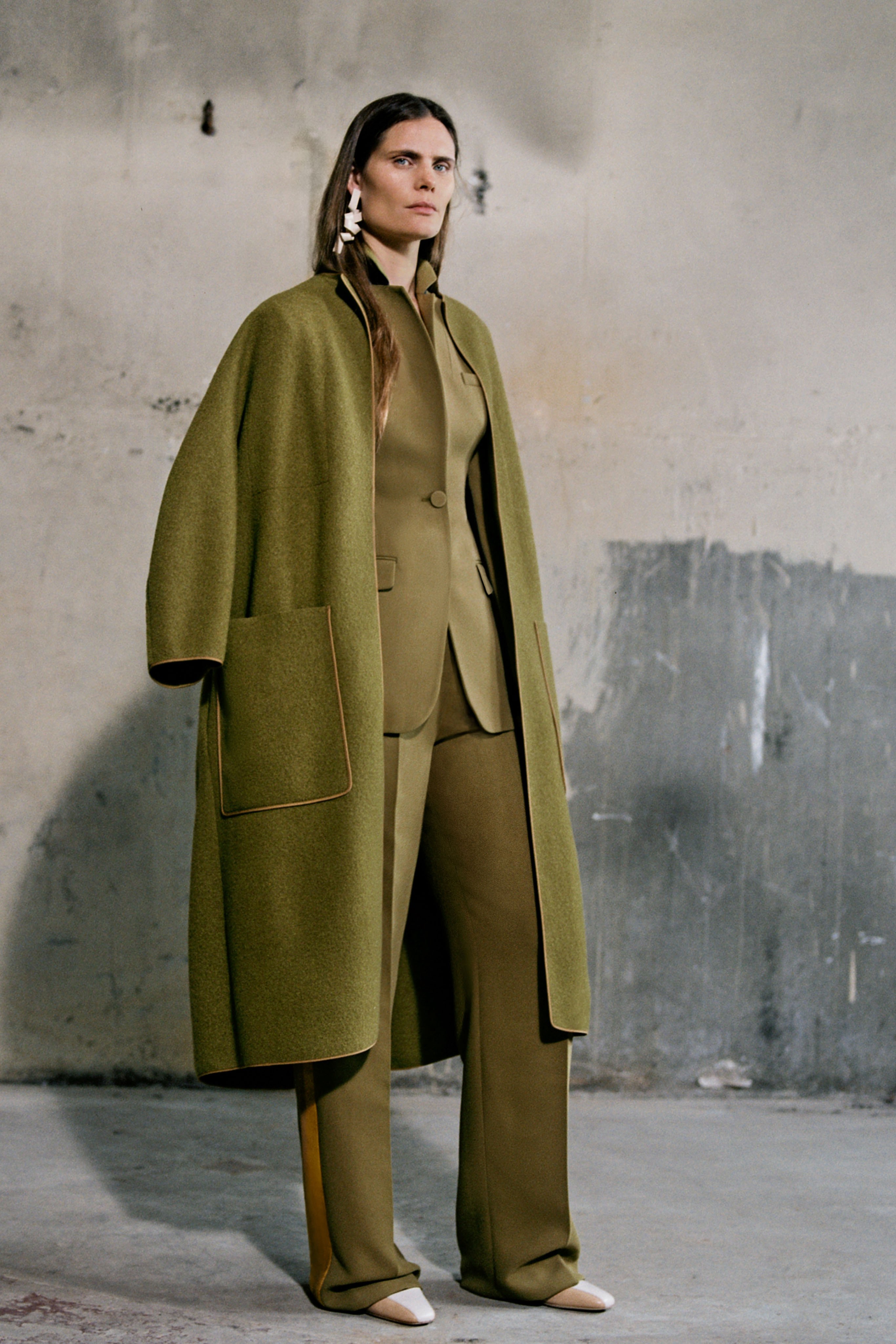 Usefull Colors Olive Green Outfit Roksanda Pre-Fall Layered Outfit