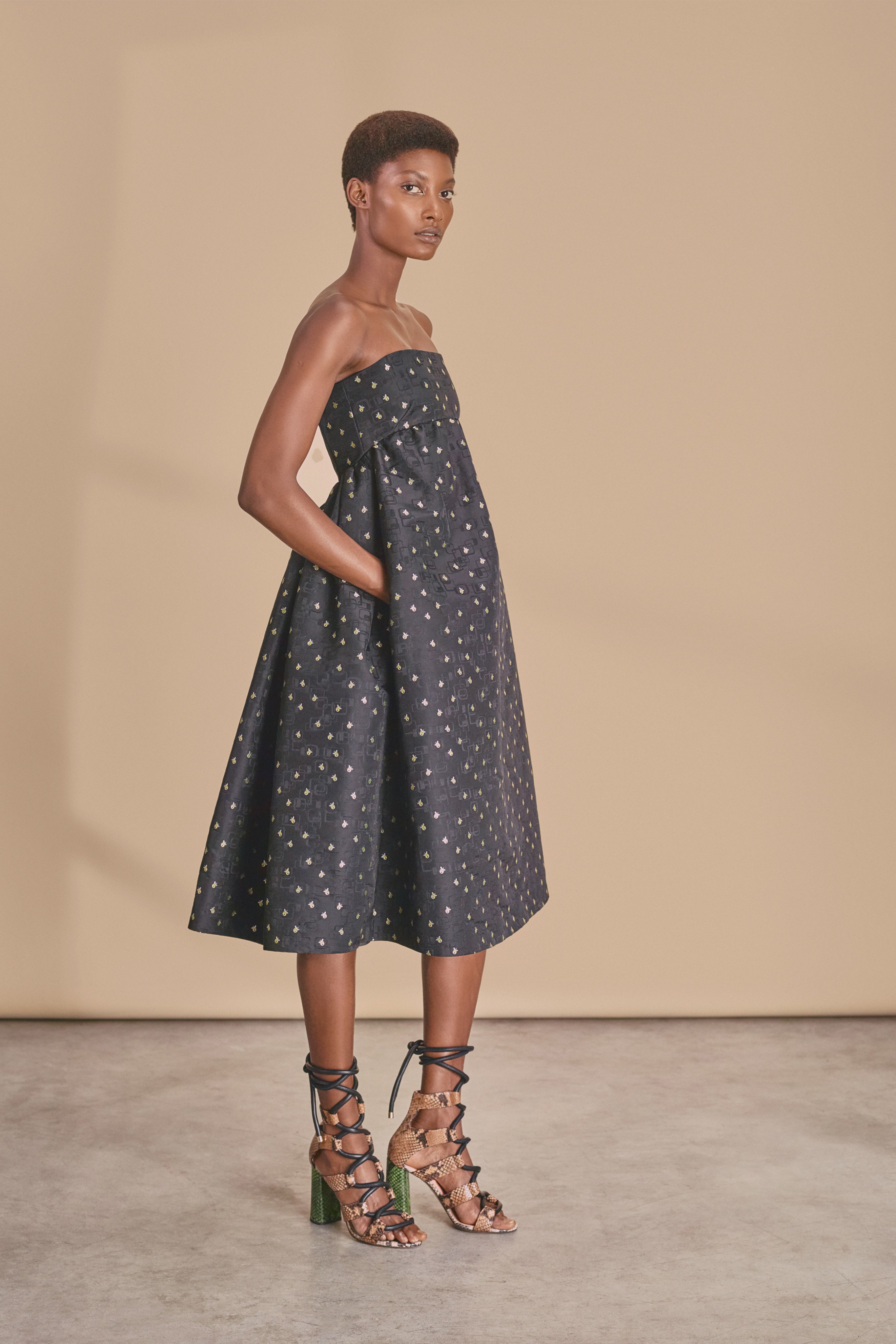 Voluminous Dress Spring 2019 High heels snake print black dress rochas 2019